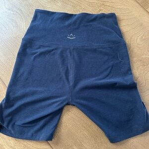 Beyond yoga biker shorts navy